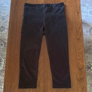 GAPfit True Black Capri small